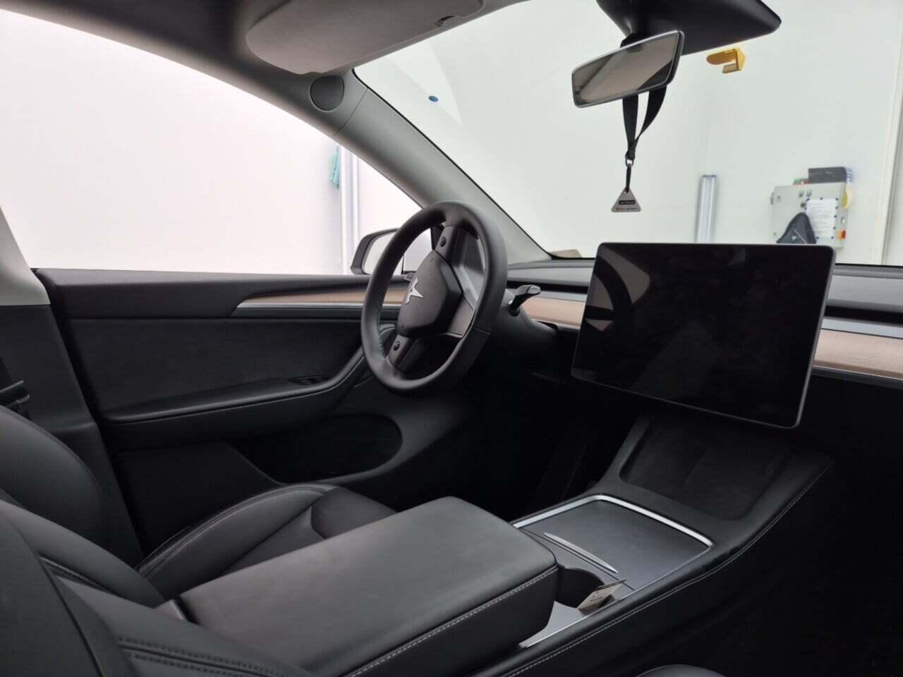 Tesla Model Y RWD 58 kWh photo