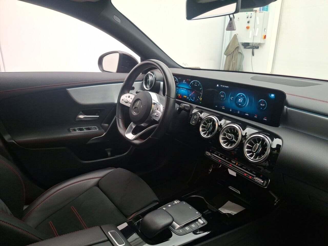 MERCEDES-BENZ CLA-klasse 200 Bus. Sol. AMG photo