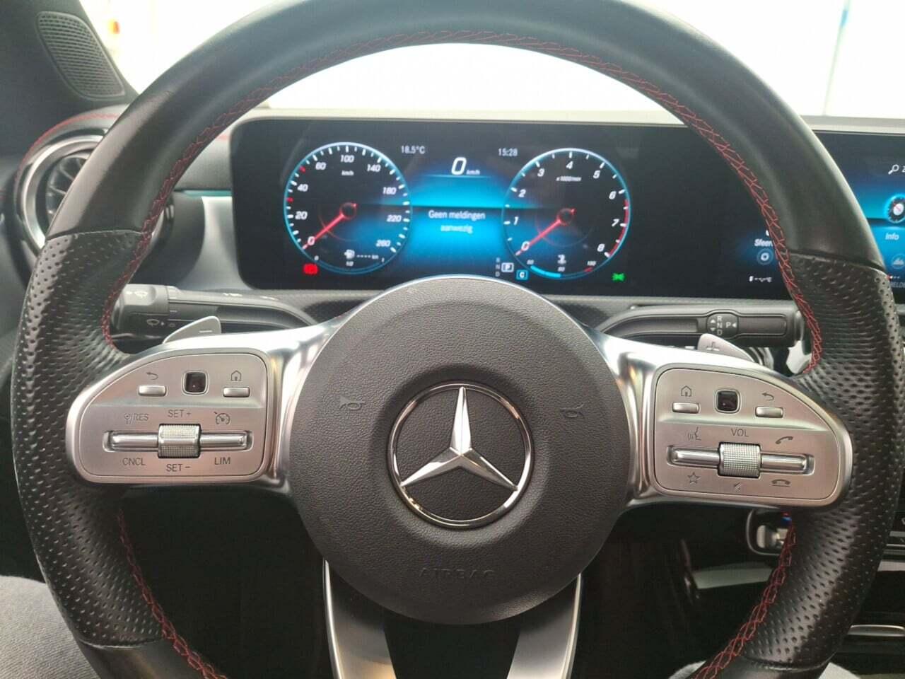 MERCEDES-BENZ CLA-klasse 200 Bus. Sol. AMG photo