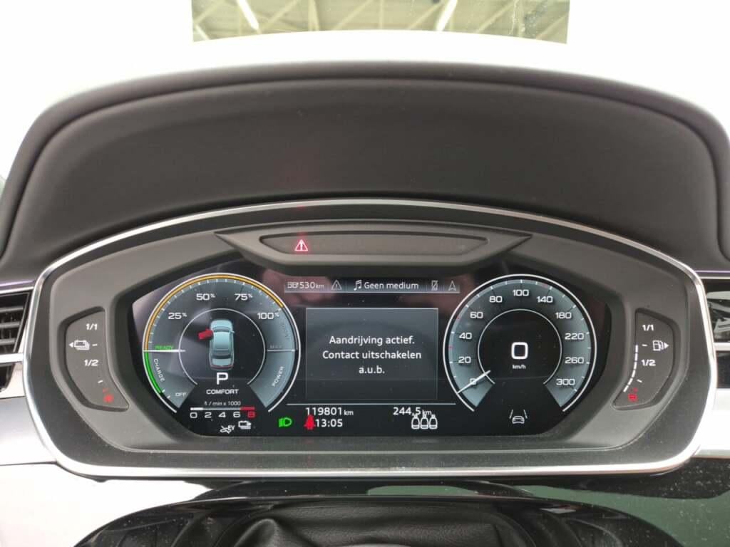 AUDI A8 60 TFSI e quattro photo