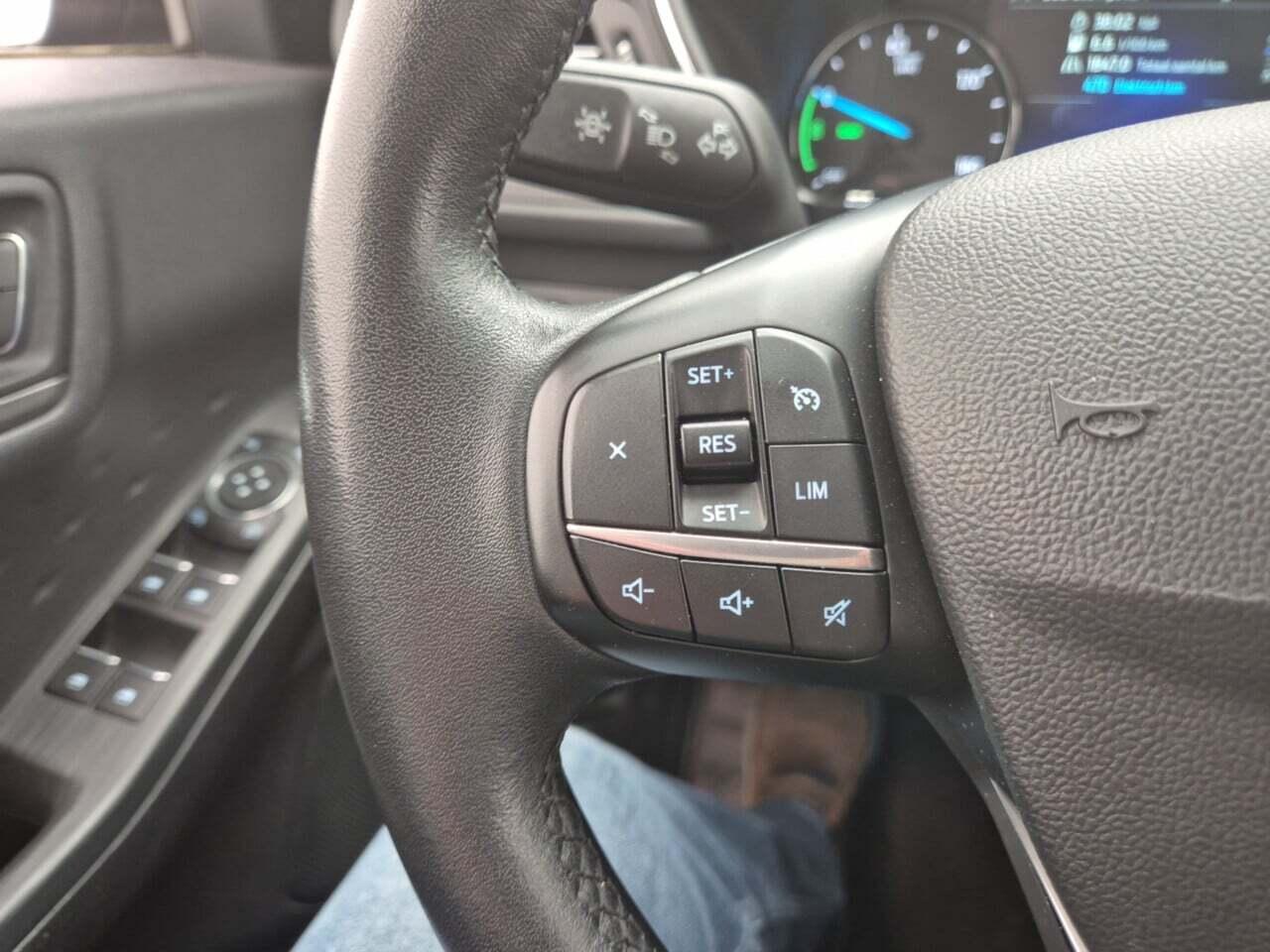 FORD KUGA 2.5 PHEV Titanium AUT. photo