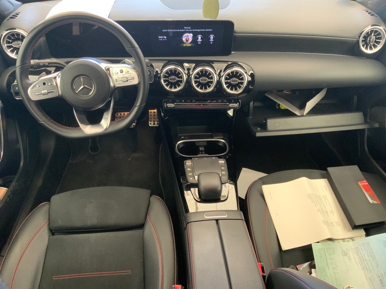 MERCEDES-BENZ A-Klasse A 220 d 8G-DCT Advanced AMG Line 5d 140kW photo