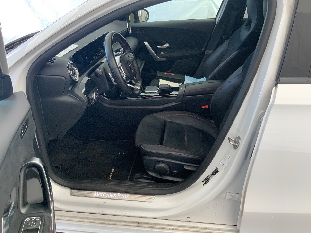 MERCEDES-BENZ A-Klasse A 220 d 8G-DCT Advanced AMG Line 5d 140kW photo