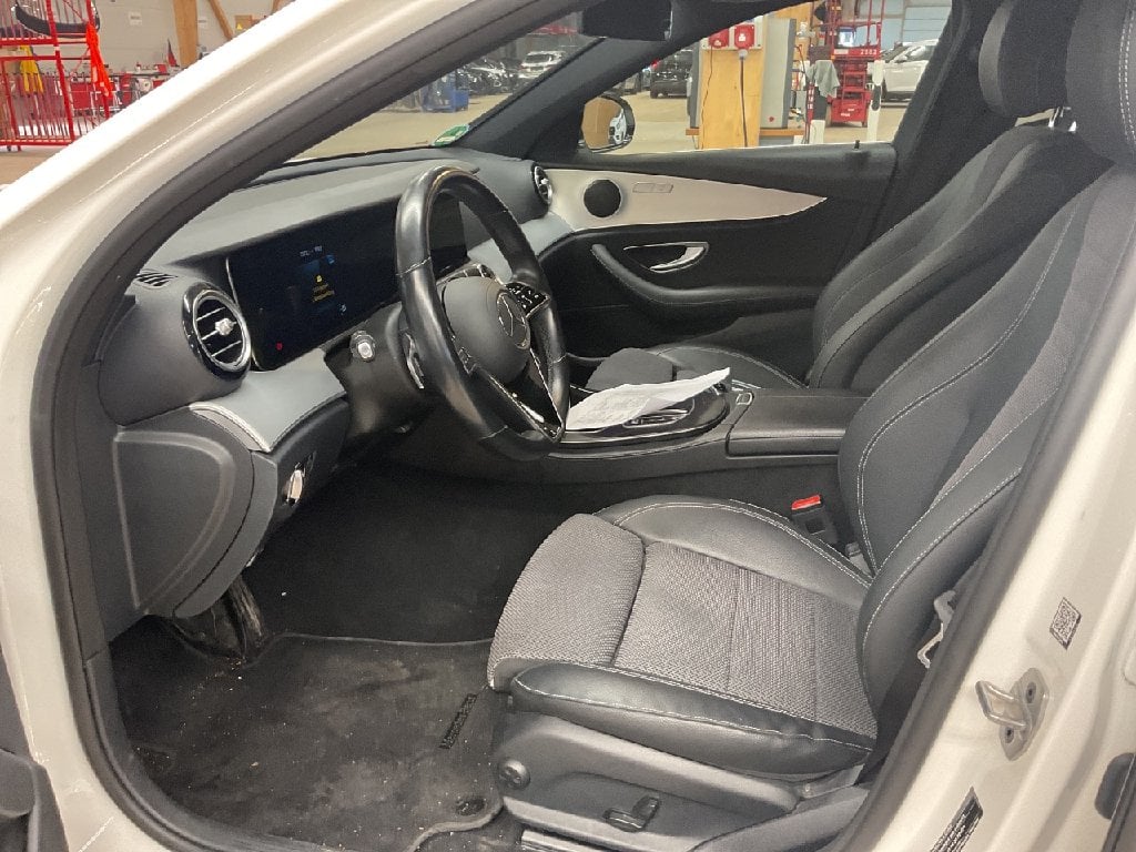 E -Klasse T-Modell E 220 d 4Matic (213.205)AMG AMG Line 143KW AT9 E6d photo