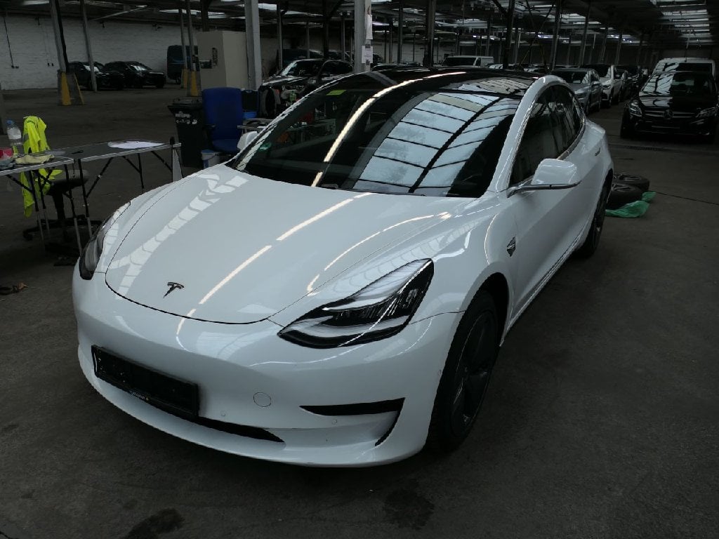 TESLA Model 3 Standard Reichweite Plus Hinterradantrieb 5d 225kW