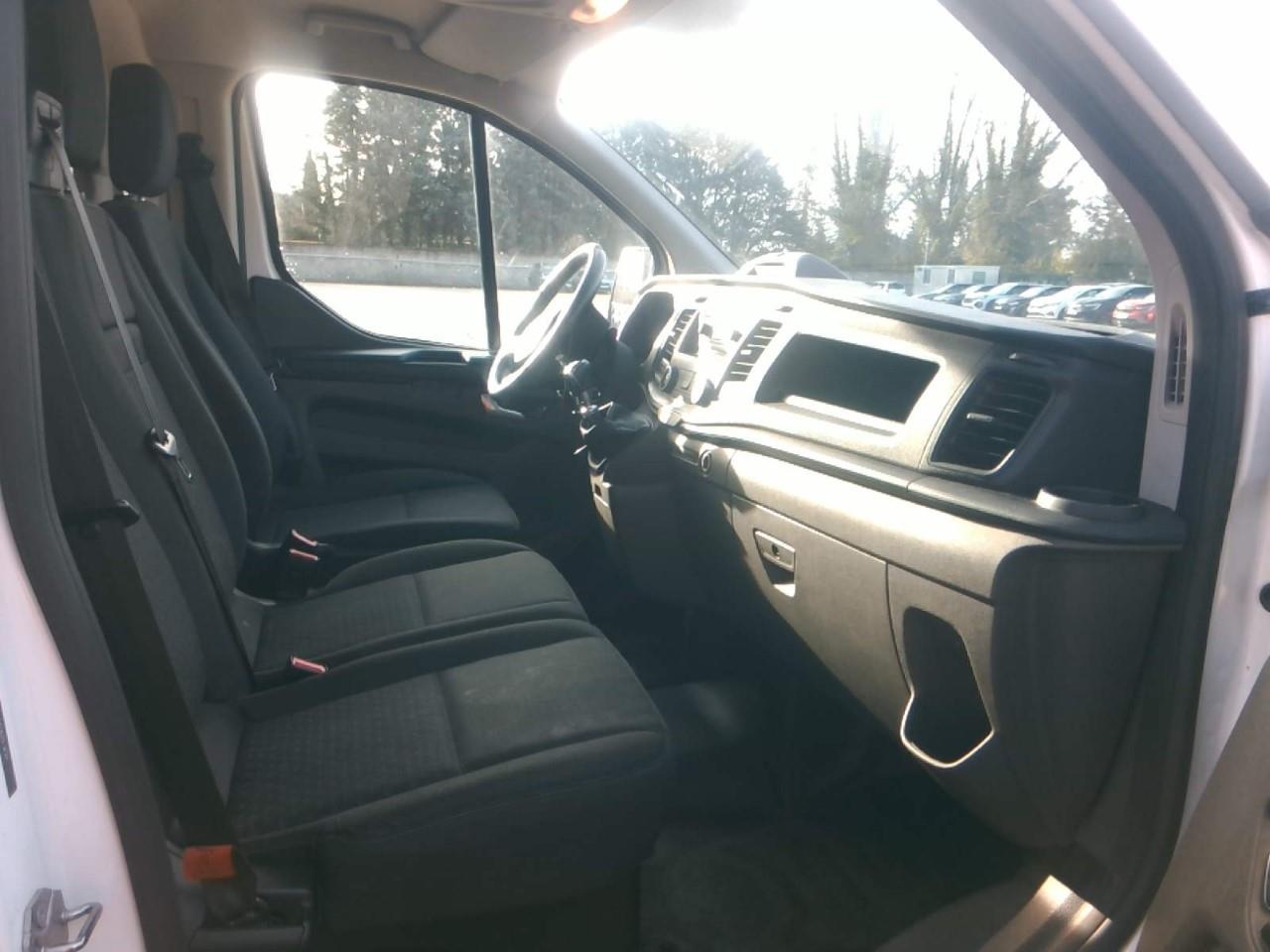 TRANSIT CUST TRENDB 300 L1H1 R photo