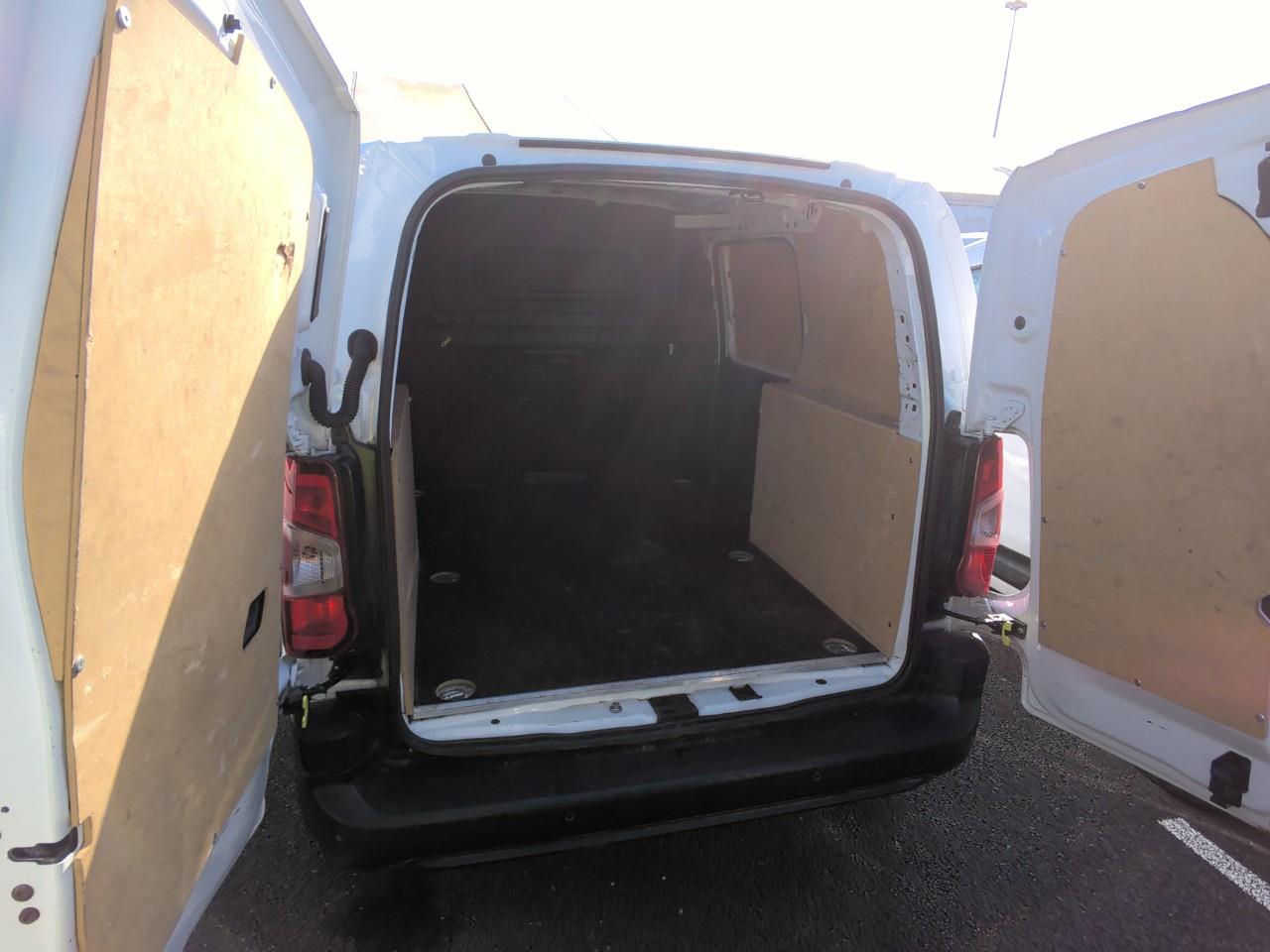 COMBO VAN DIE 102 L1H1 18M photo