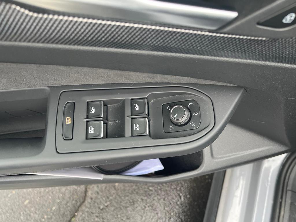 VOLKSWAGEN Golf VIII Golf R-Line Business Premium 1,5l eTSI 110 kW (150 pk) 7 versnellingen DSG photo