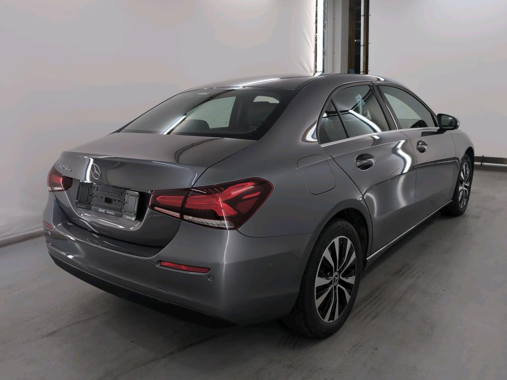 MERCEDES-BENZ A-CLASS LIMOUSINE 1.3 A 250 E BUSINESS SOLUTION DCT photo