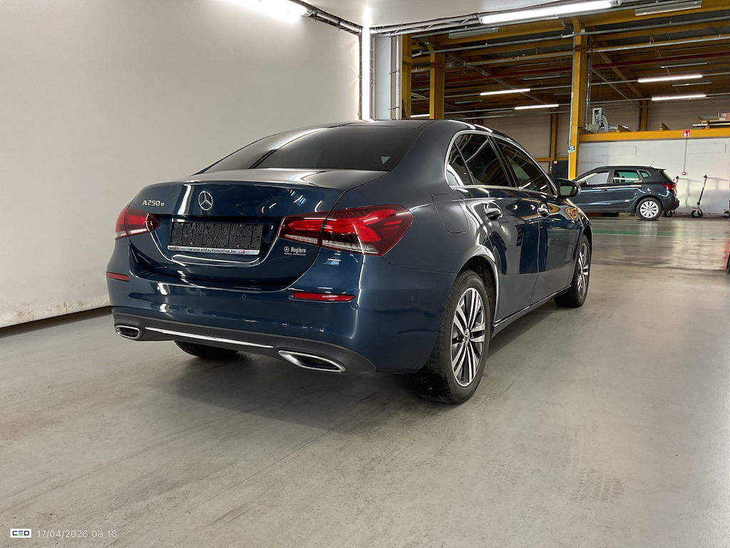 MERCEDES-BENZ A-CLASS LIMOUSINE 1.3 A 250 E BUSINESS SOLUTION DCT photo
