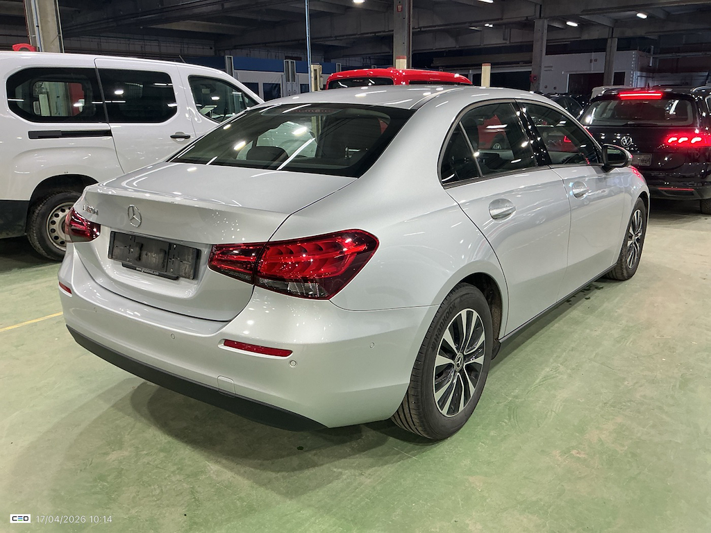 MERCEDES-BENZ A-CLASS LIMOUSINE 2.0 A 180 D BUSINESS SOLUTION DCT photo