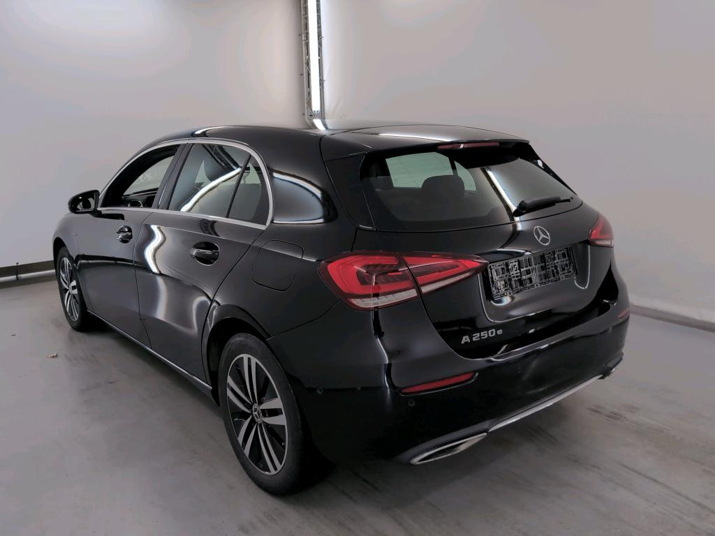 MERCEDES-BENZ CLASS A (W177) A 250 e PHEV Business Solution photo