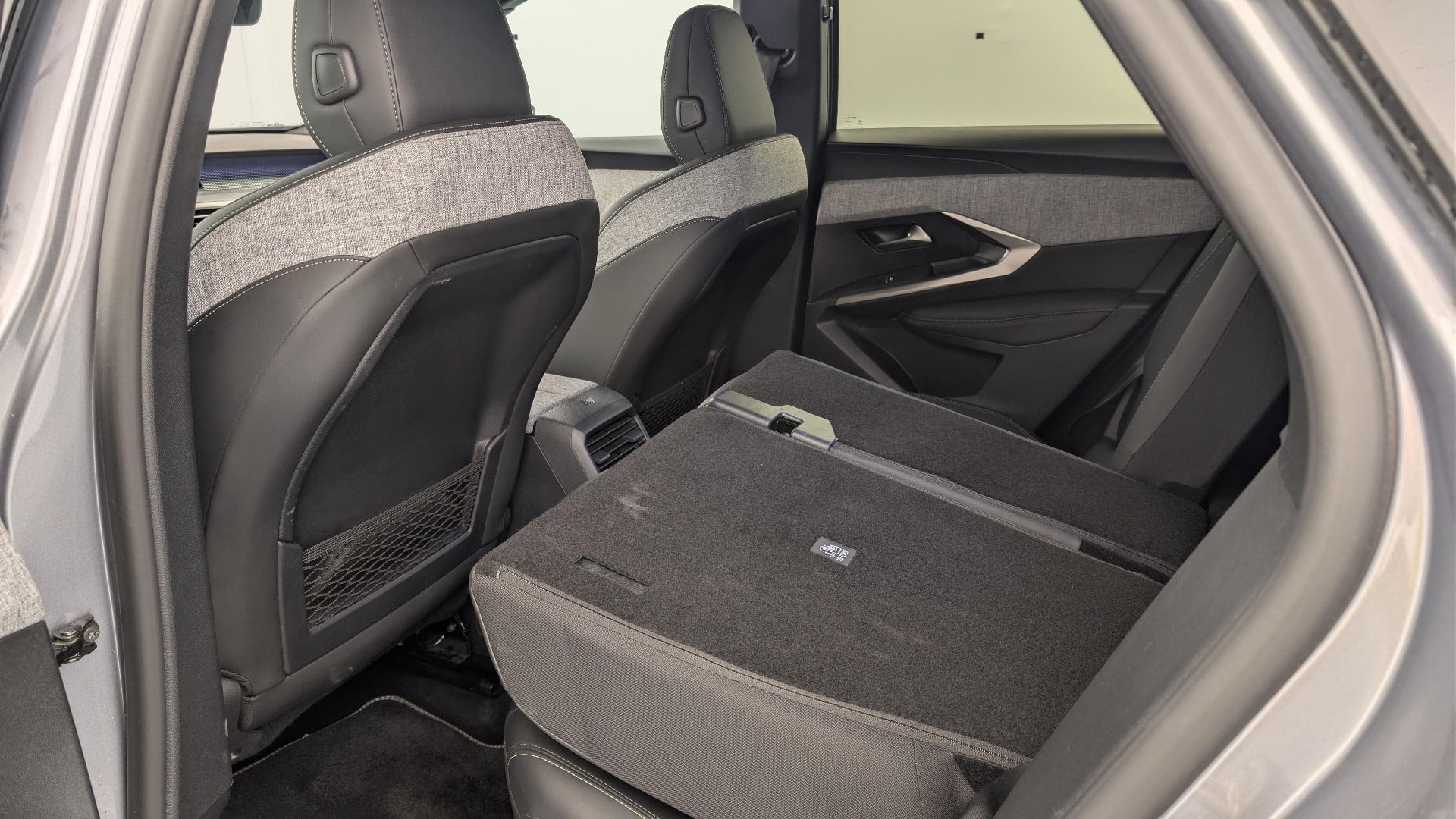 Peugeot 3008 Hybrid 145 e-DCS6 GT photo