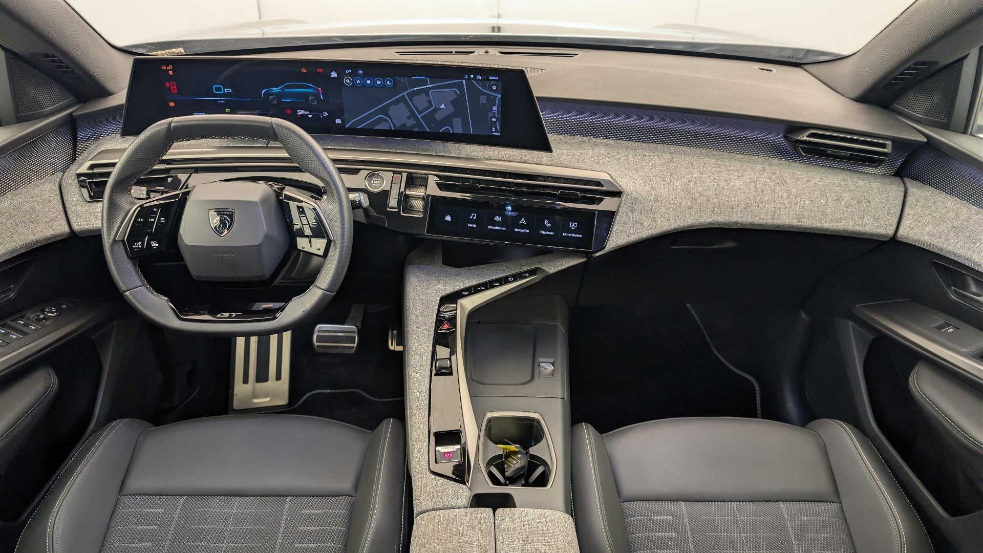 Peugeot 3008 Hybrid 145 e-DCS6 GT photo