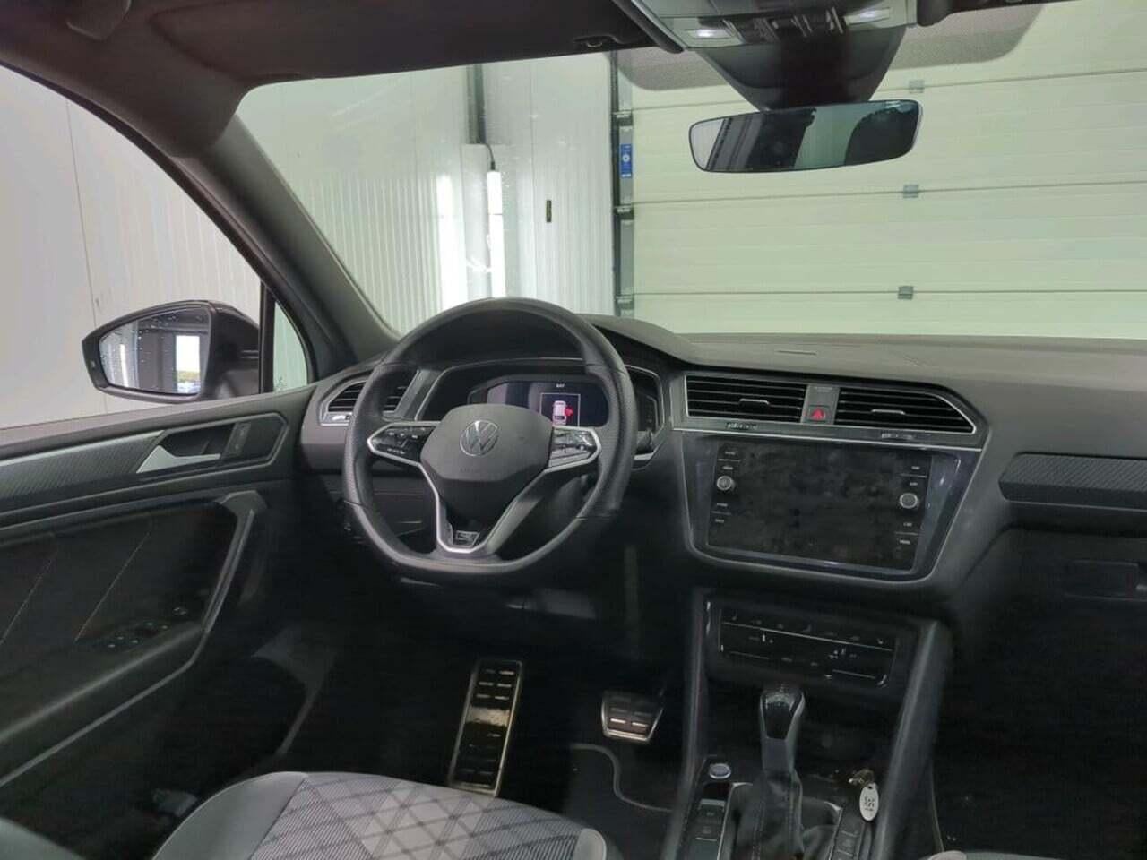 VOLKSWAGEN Tiguan Allspace 1.5 TSI R-Line B+ 7p photo