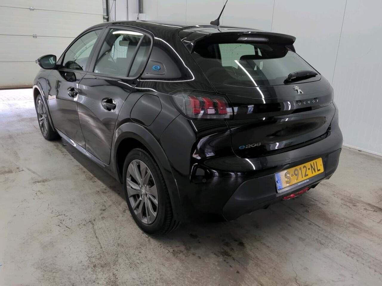 PEUGEOT e-208 EV Active Pck 50 kWh photo