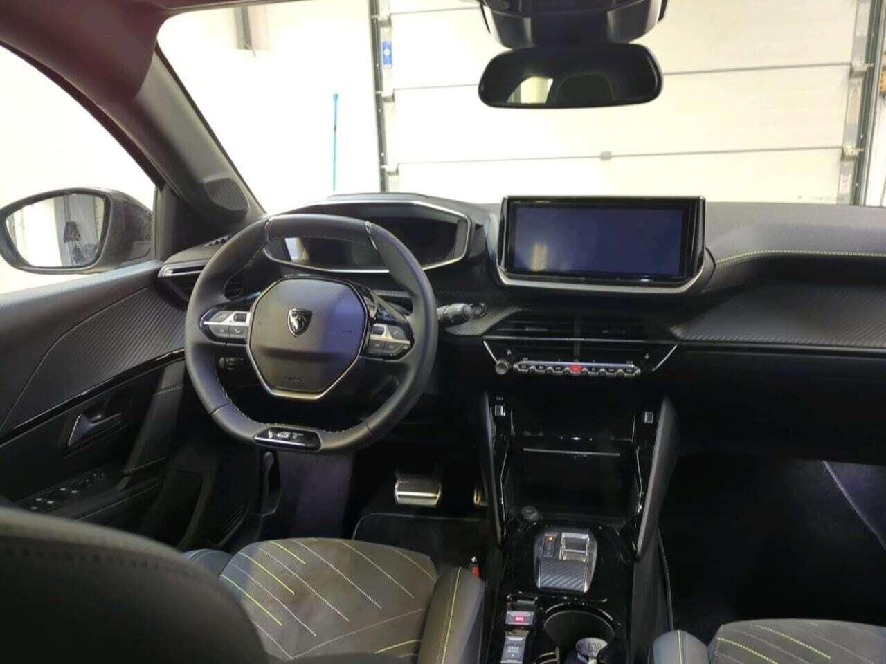 PEUGEOT e-208 EV GT Avant 51 kWh photo