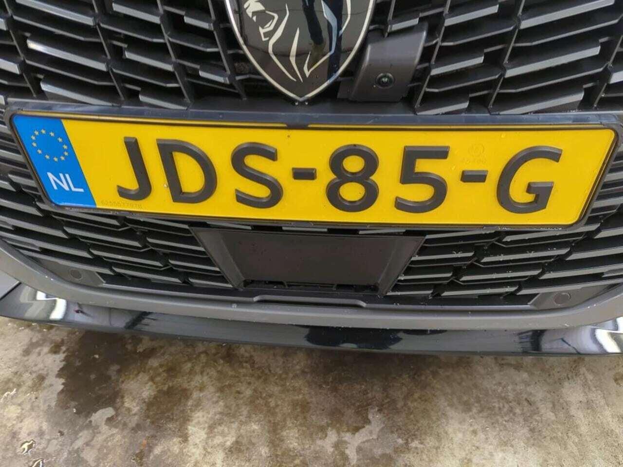 PEUGEOT e-208 EV GT Avant 51 kWh photo