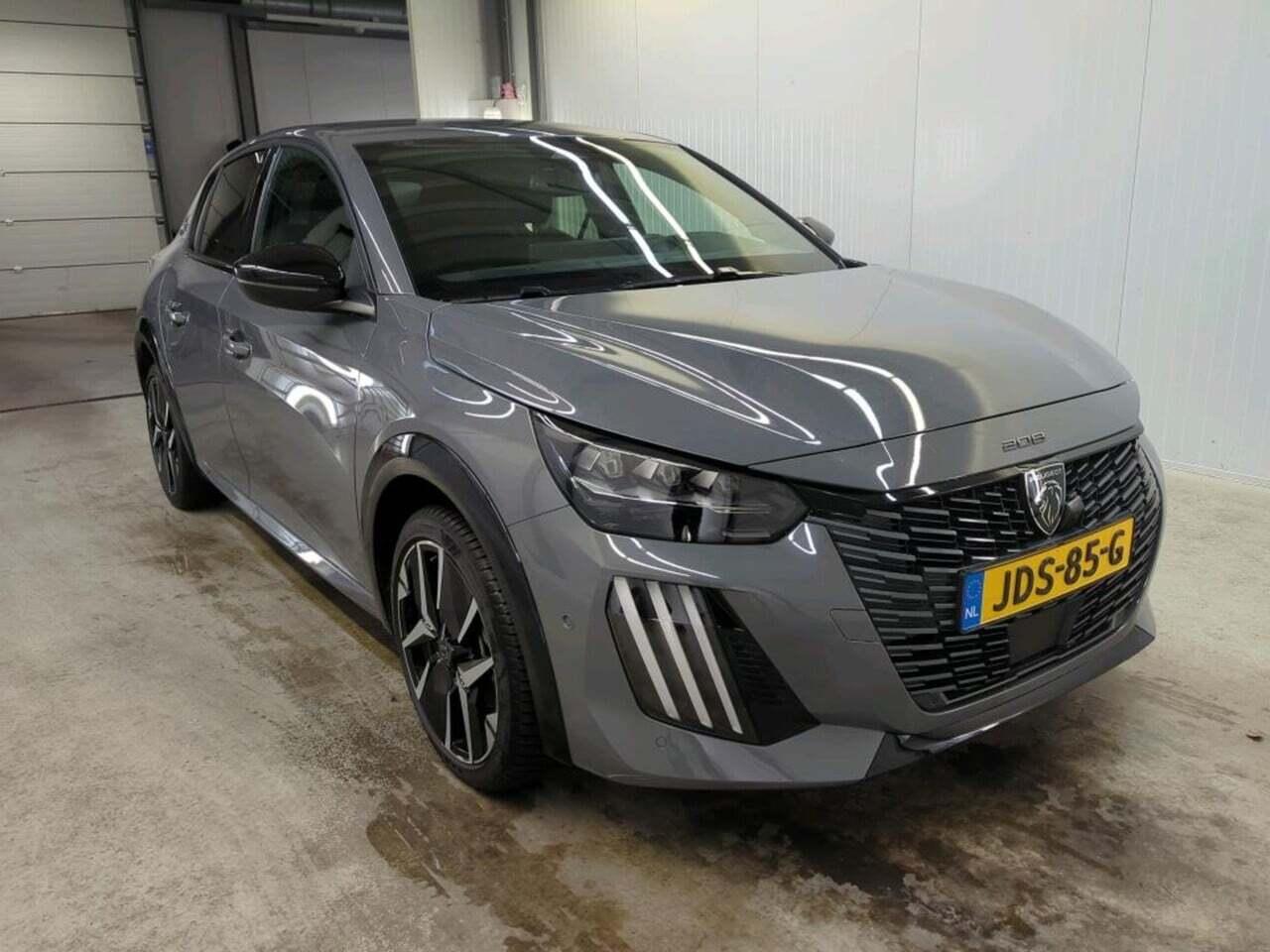 PEUGEOT e-208 EV GT Avant 51 kWh photo