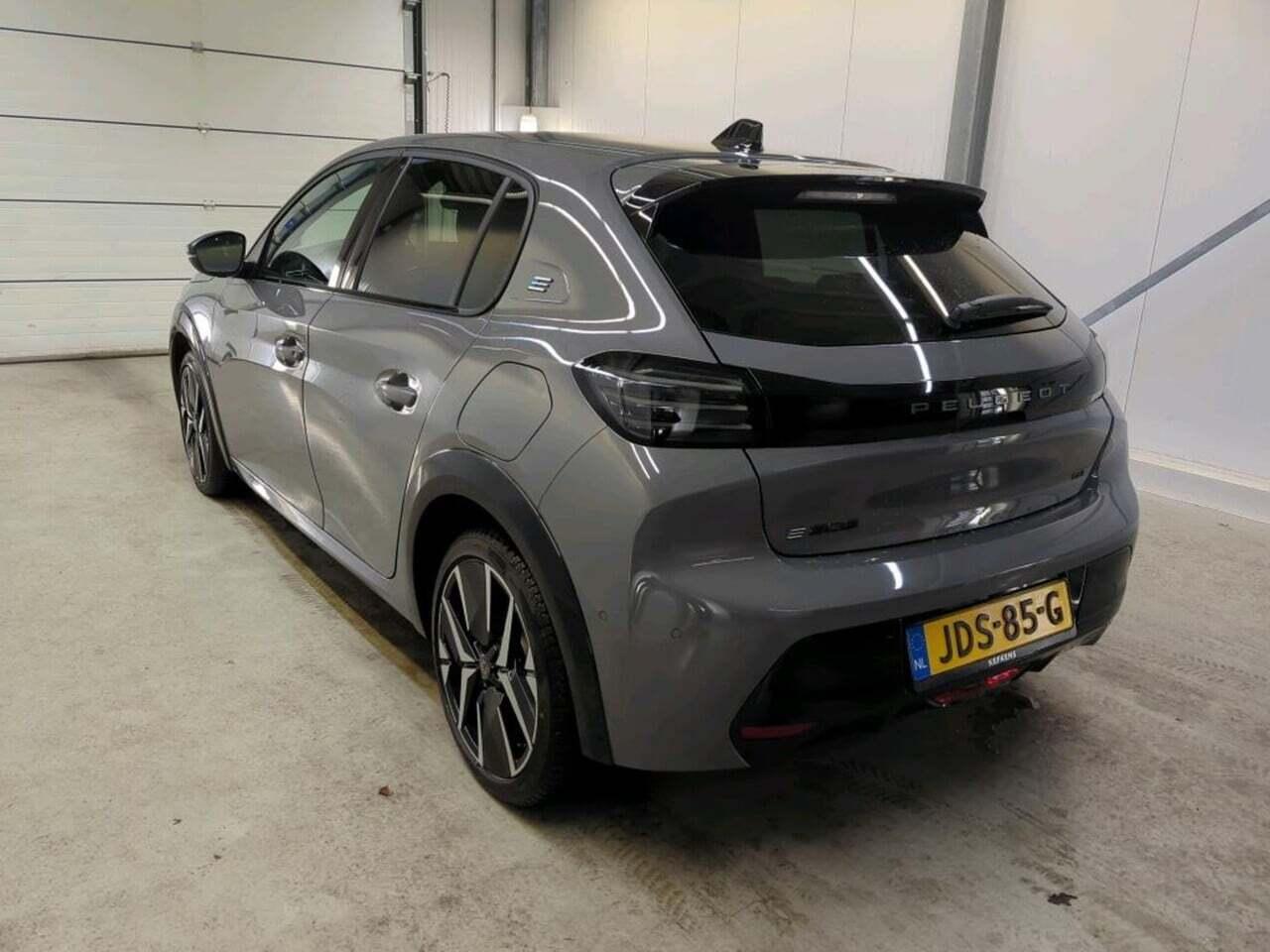 PEUGEOT e-208 EV GT Avant 51 kWh photo