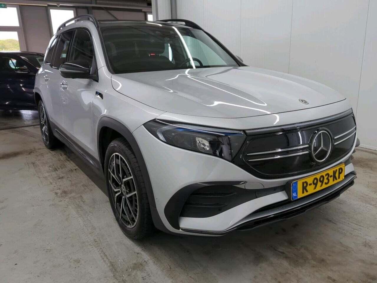 MERCEDES-BENZ EQB 300 4M. AMG Line photo