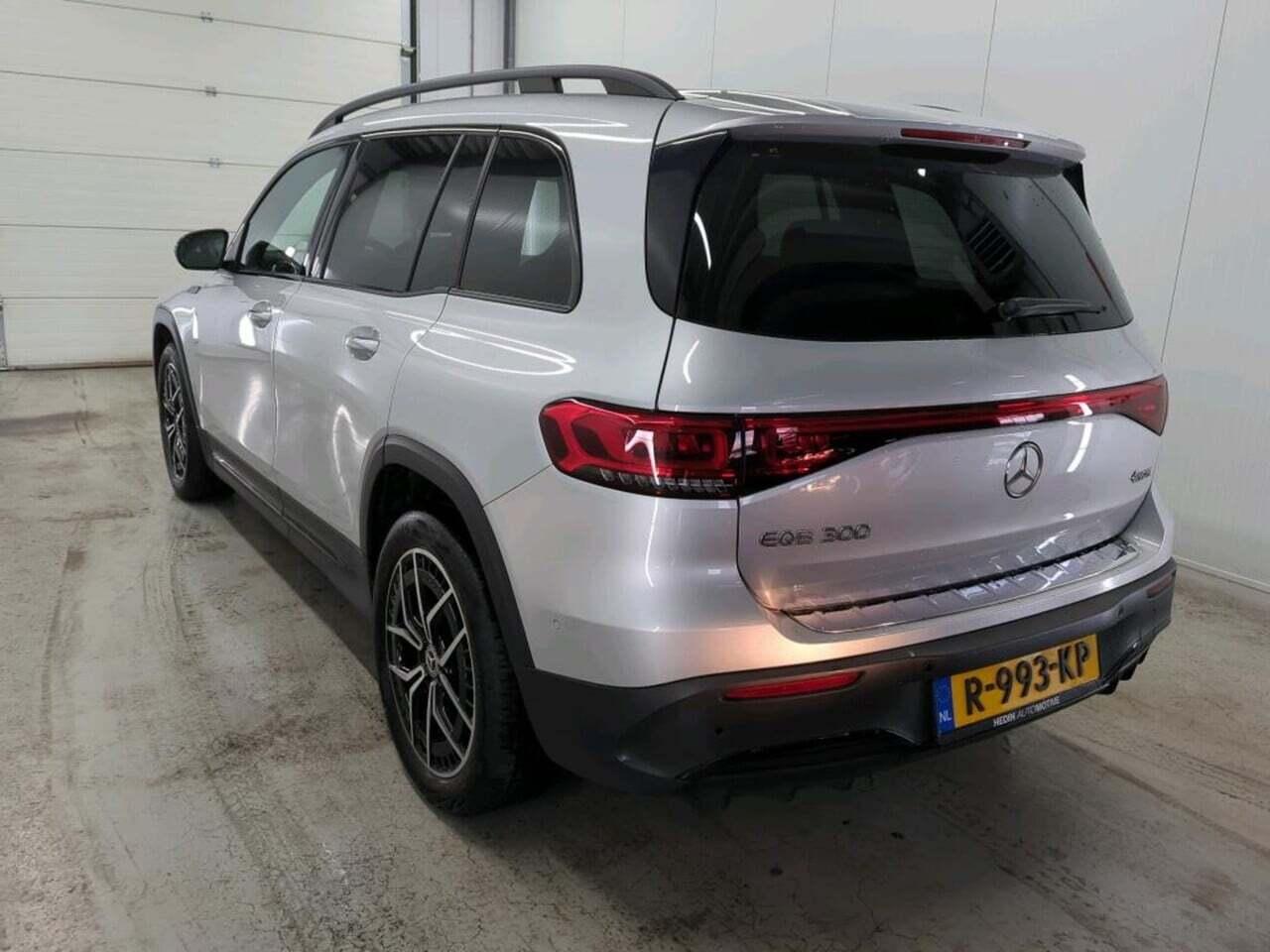 MERCEDES-BENZ EQB 300 4M. AMG Line photo