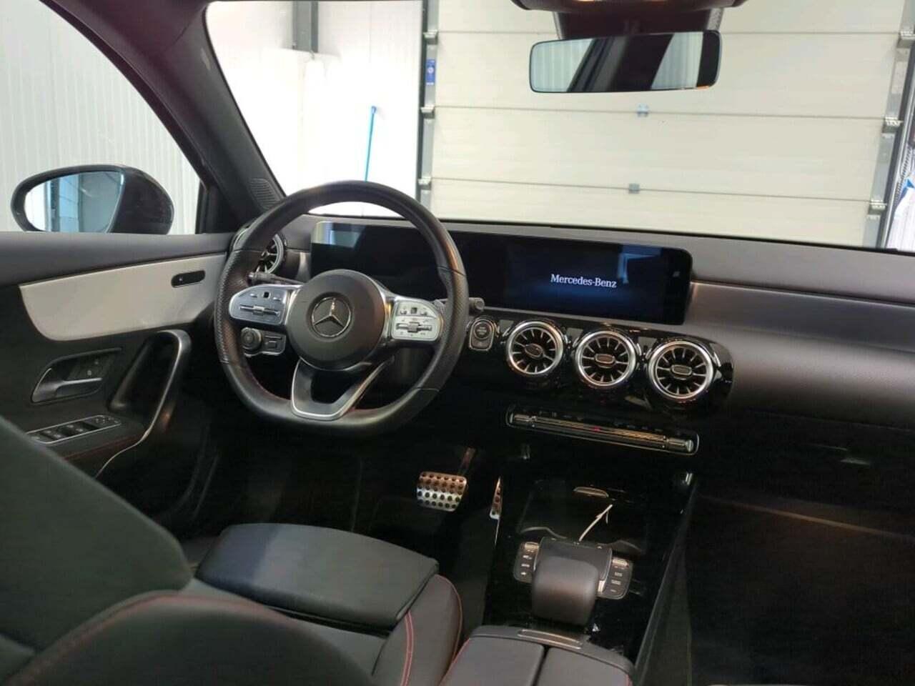 MERCEDES-BENZ A-klasse 180 Bns Solution AMG photo