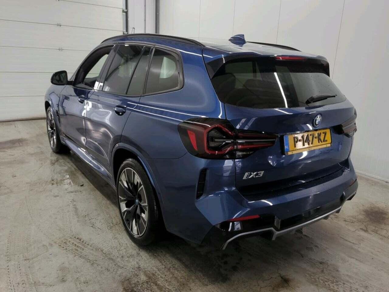 BMW iX3 High Executive photo