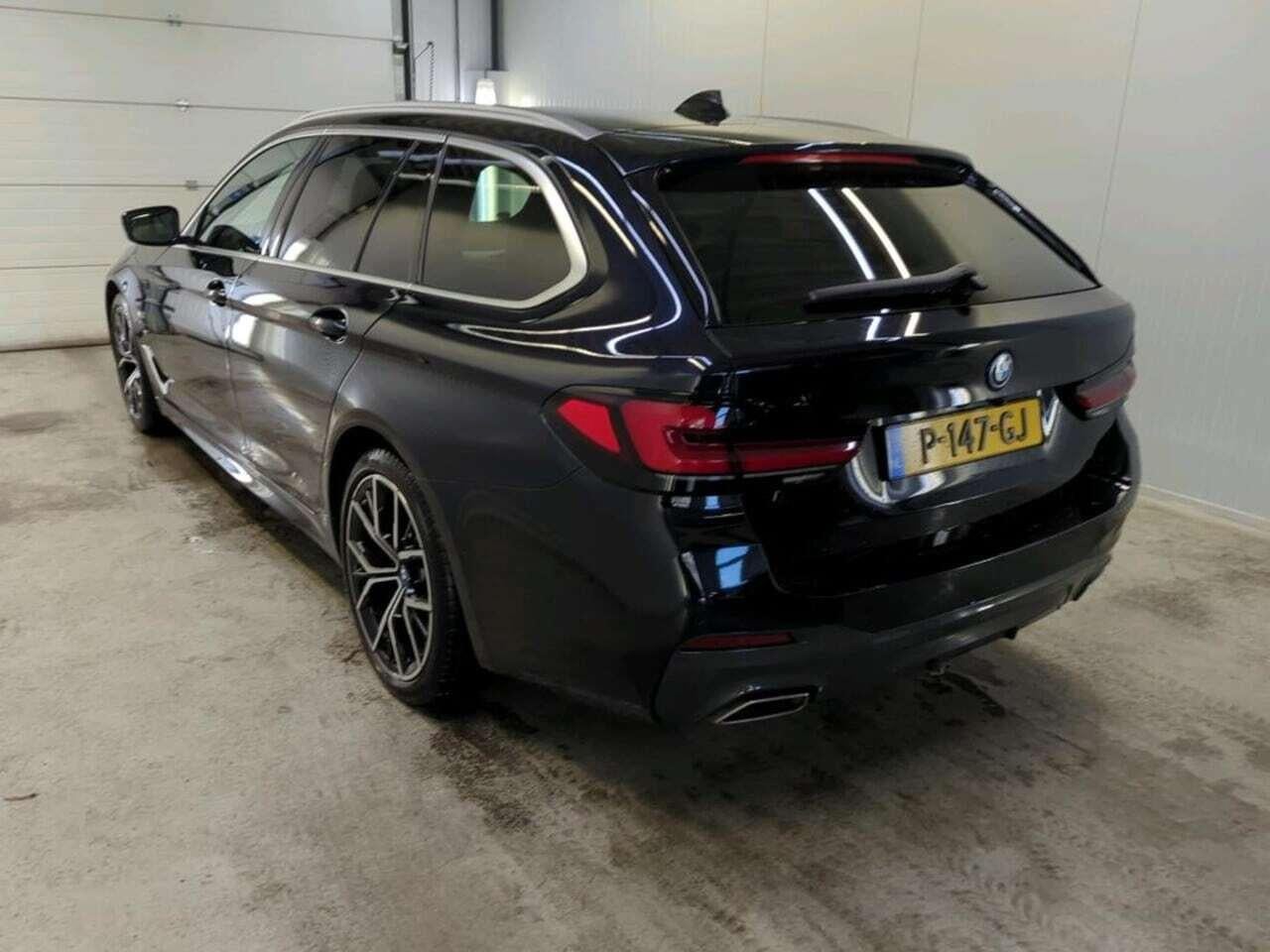 BMW 5-serie Touring 530e Bns Edit.+ photo