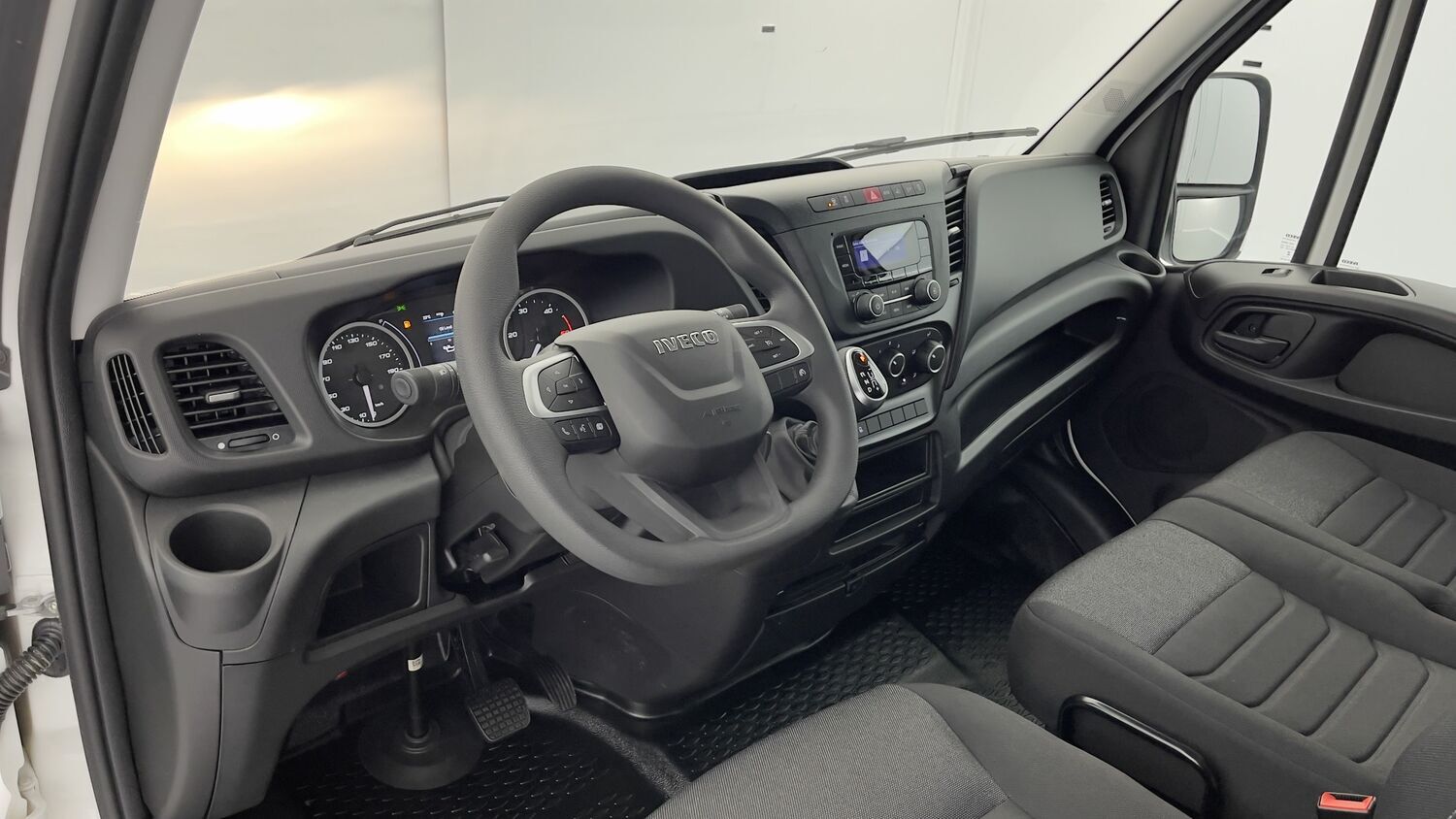 Iveco Daily Business (Pack Business) 3.0L Diesel 180 hp photo