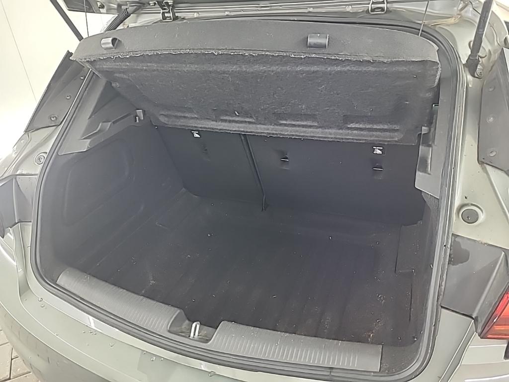 OPEL ASTRA 1.2 turbo 96kW Business Edition 5D photo