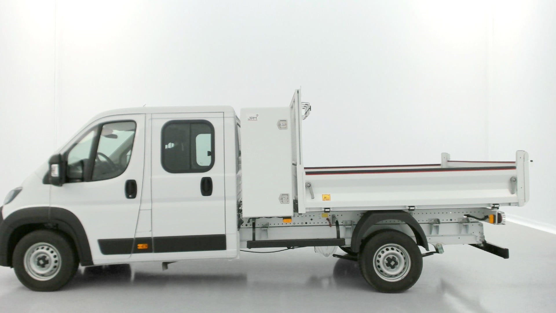 Fiat Ducato Maxi Heavy Duty (L4 3.5t) tipper with aluminium bed + JPM storage box 2.2L Diesel 180 hp (Heavy Duty) photo