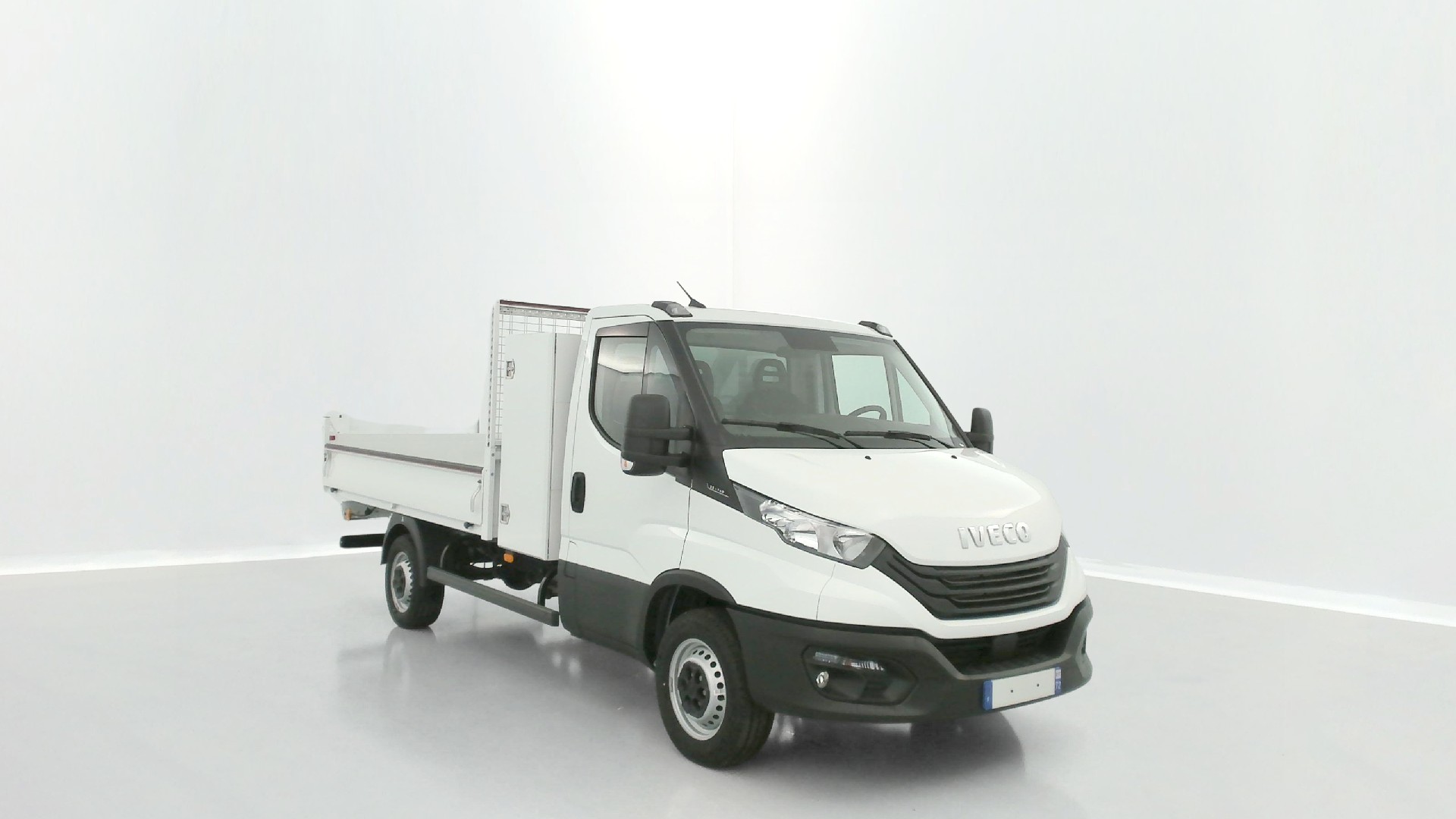 Iveco Daily 35S14 (Benne + Coffre JPM / Pack Business) 2.3L (2287cc) 136 hp diesel