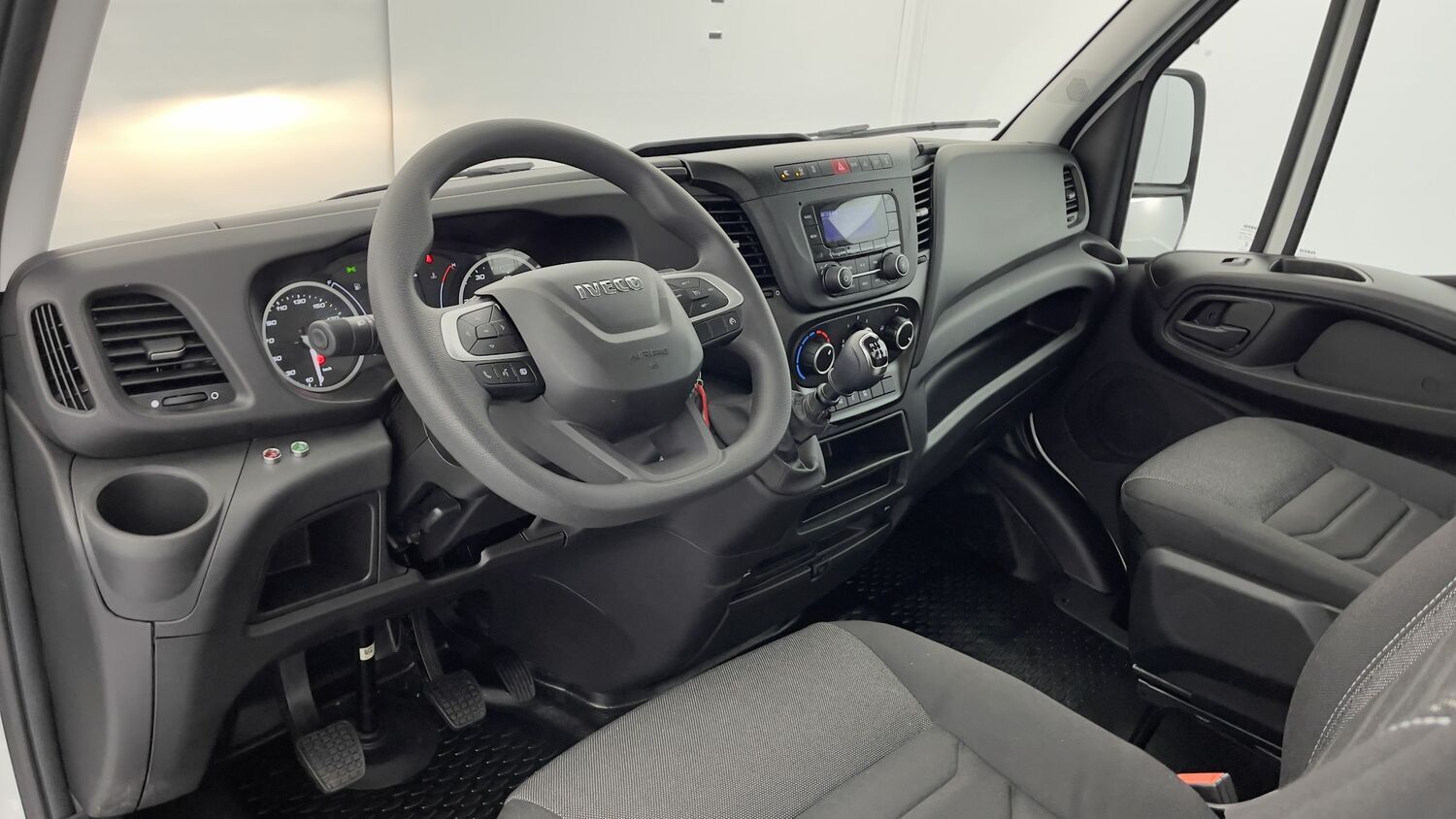 Iveco Daily 35S14H 3750 2.3 136ch Benne Alu JPM + Grue PK 2900 photo