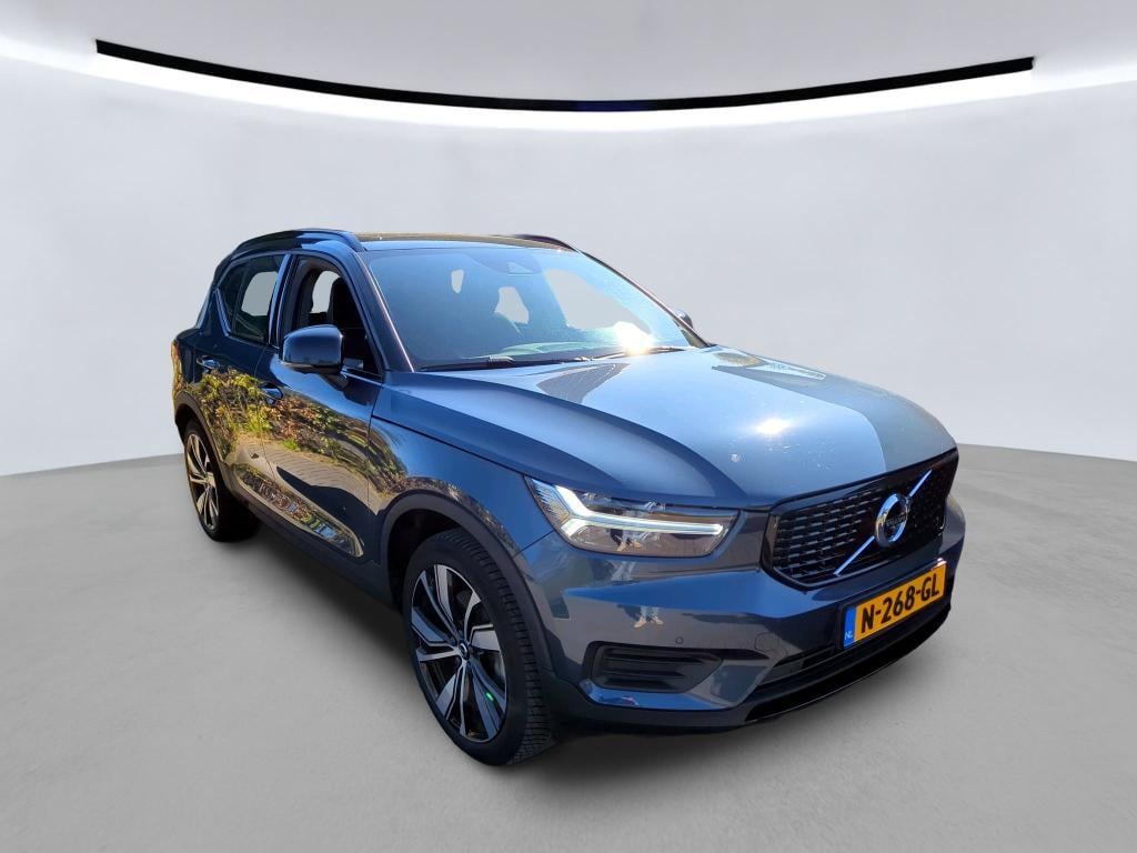 VOLVO XC40 143 kW photo