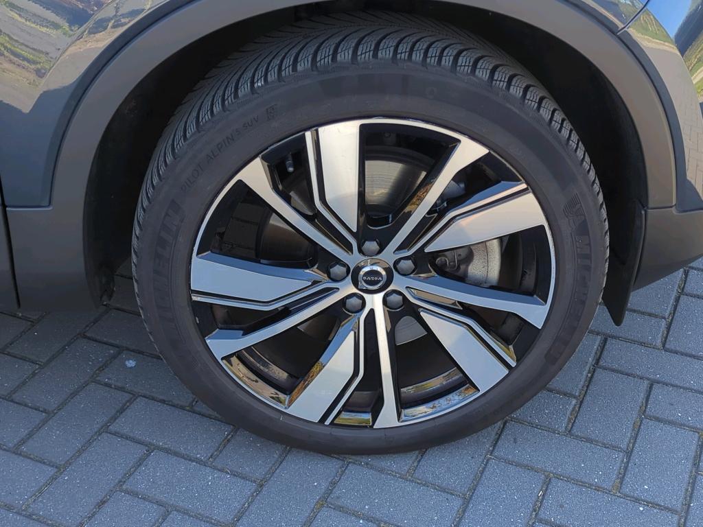 VOLVO XC40 143 kW photo