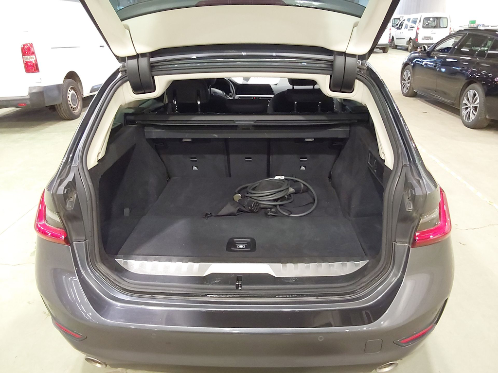 BMW 3 SERIES TOURING 2.0 330E (215KW) TOURING photo