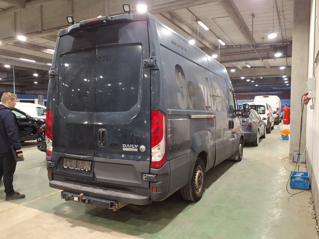 IVECO DAILY 35S FOURGON MWB HR DSL - 35S14V 2.3 Turbo VGT Hi-Matic (3520L) photo