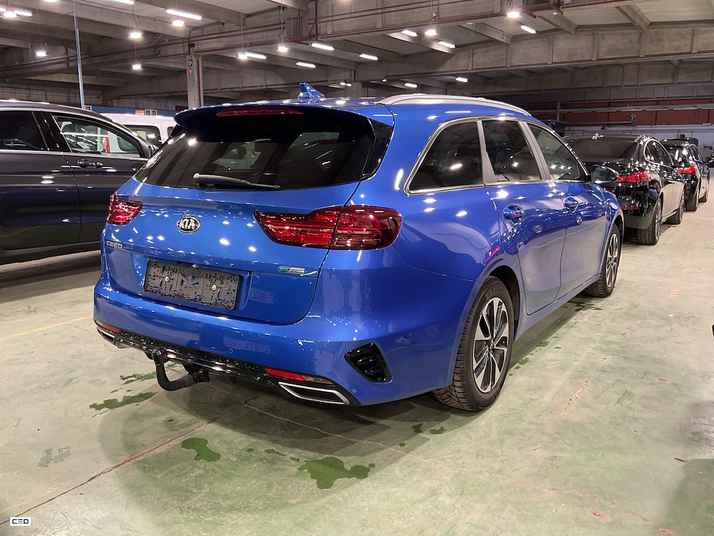 KIA Cee'd 1.6 GDI PHEV BUSINESS LINE DCT photo