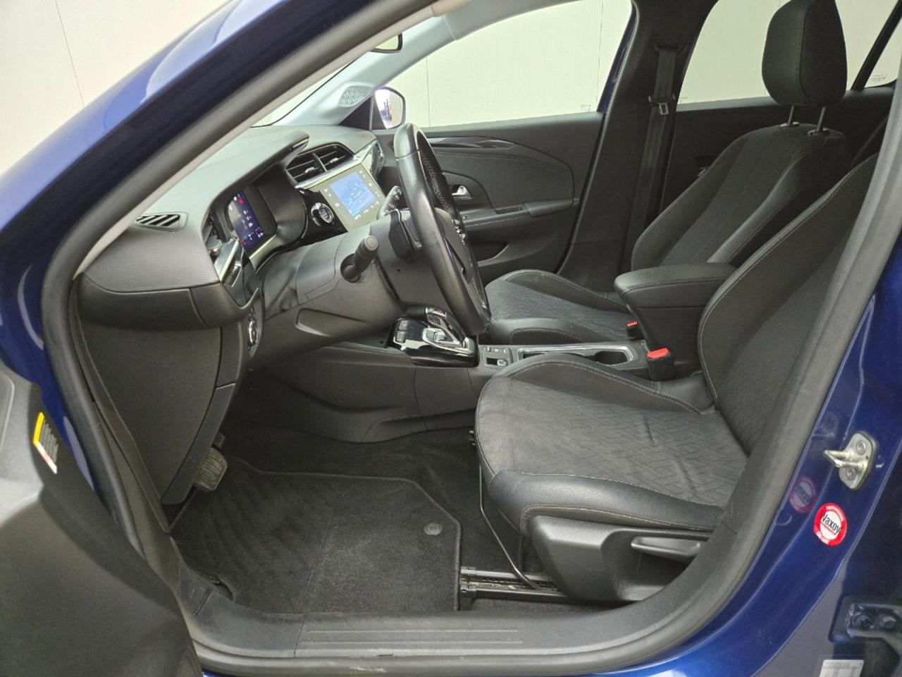 OPEL CORSA 1.2 Elegance photo