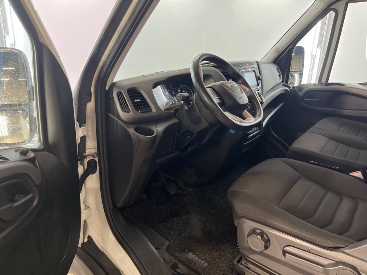 IVECO DAILY 35C16H 2.3 375 photo