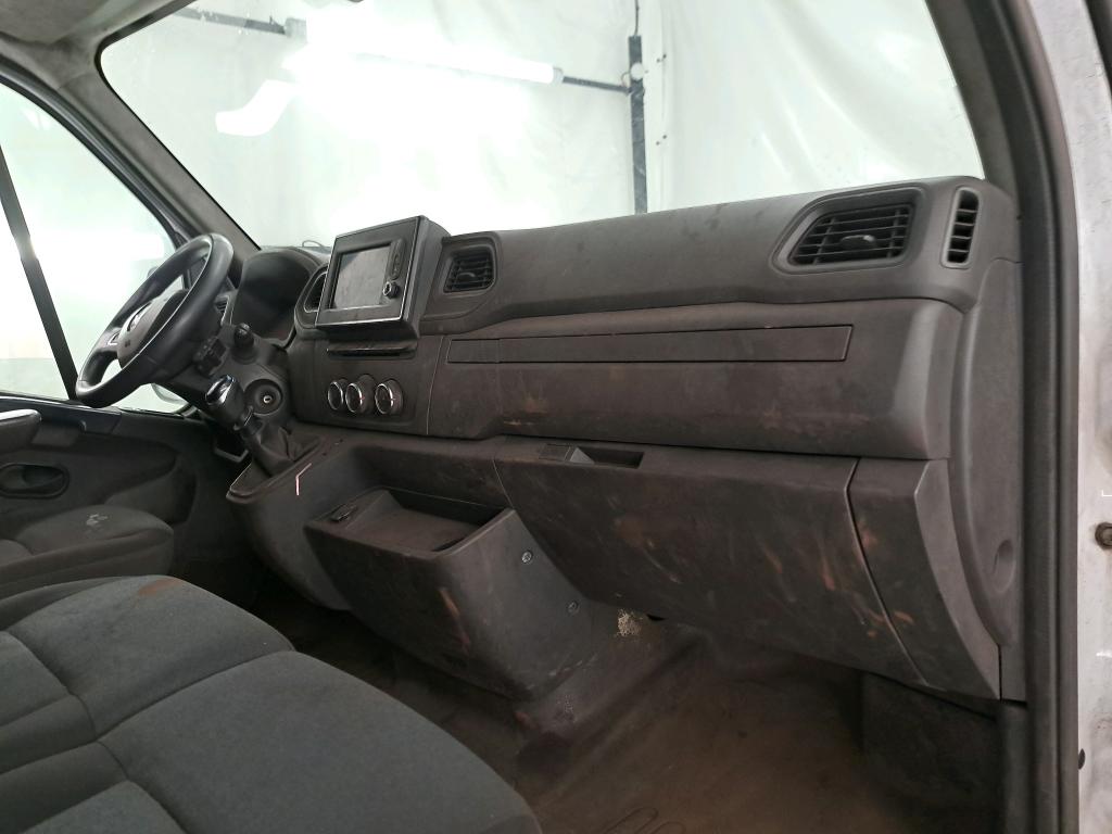 RENAULT Master / 2019 / 4P / Fourgon tôlé CA Tr GCF F3300 L2H2 dCi 135 photo