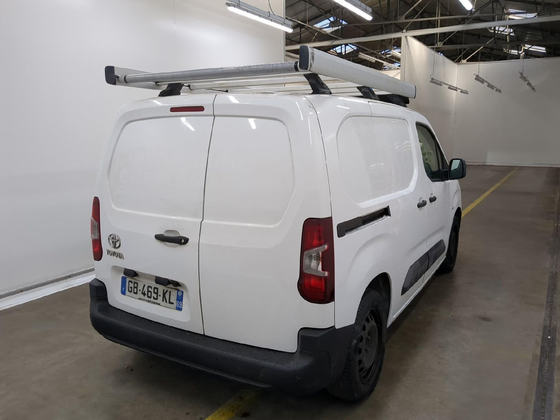 TOYOTA Proace City / 2019 / 4P / Fourgonnette 1.5 Medium 75 D-4D Business photo