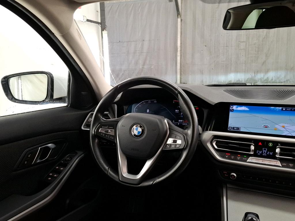 BMW Série 3 Berline / 2018 / 4P / Berline 320d 190ch Business Design BVA8 photo