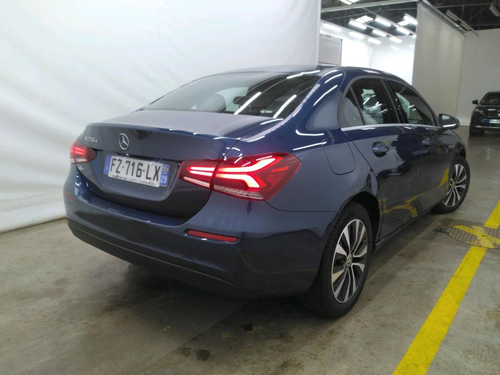 MERCEDES-BENZ Classe A Berline / 2018 / 4P / Berline A 250 e Business Line 8G-DCT photo