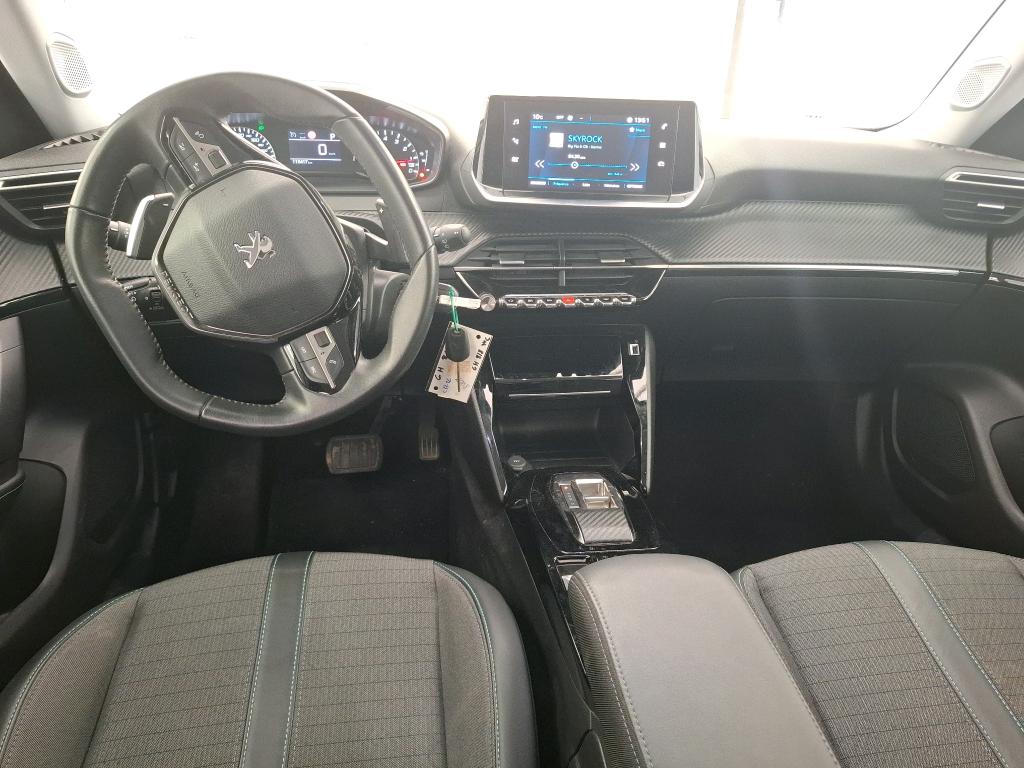 PEUGEOT 2008 / 2019 / 5P / Crossover BLUEHDI 130 S&S EAT8 ALLURE photo