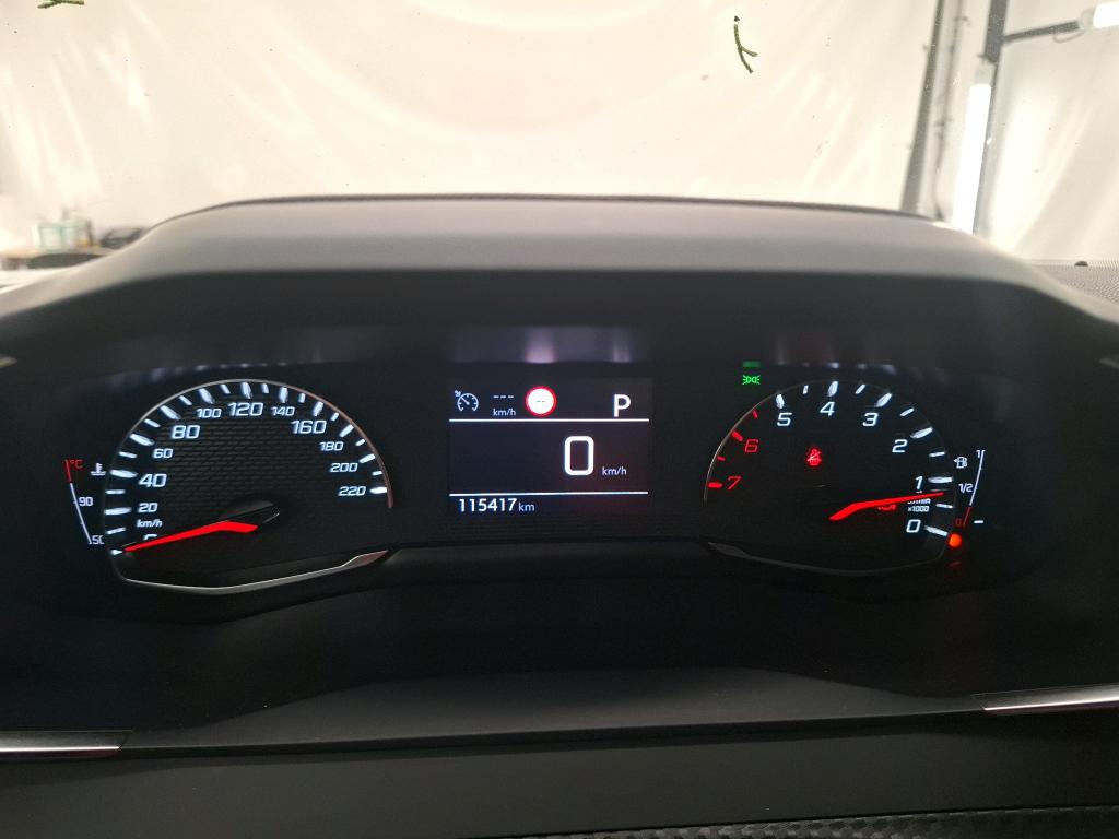 PEUGEOT 2008 / 2019 / 5P / Crossover BLUEHDI 130 S&S EAT8 ALLURE photo