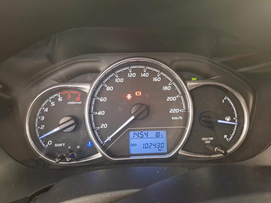 TOYOTA Yaris / 2017 / 5P / Berline 110 VVT-i France Business photo