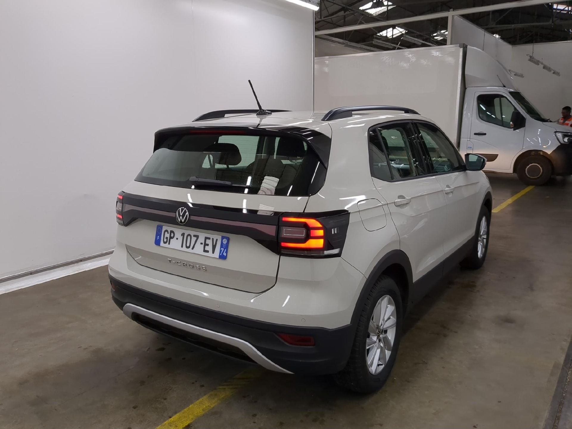 VOLKSWAGEN T-cross / 2018 / 5P / SUV 1.0 TSI 110ch Active(SP) photo