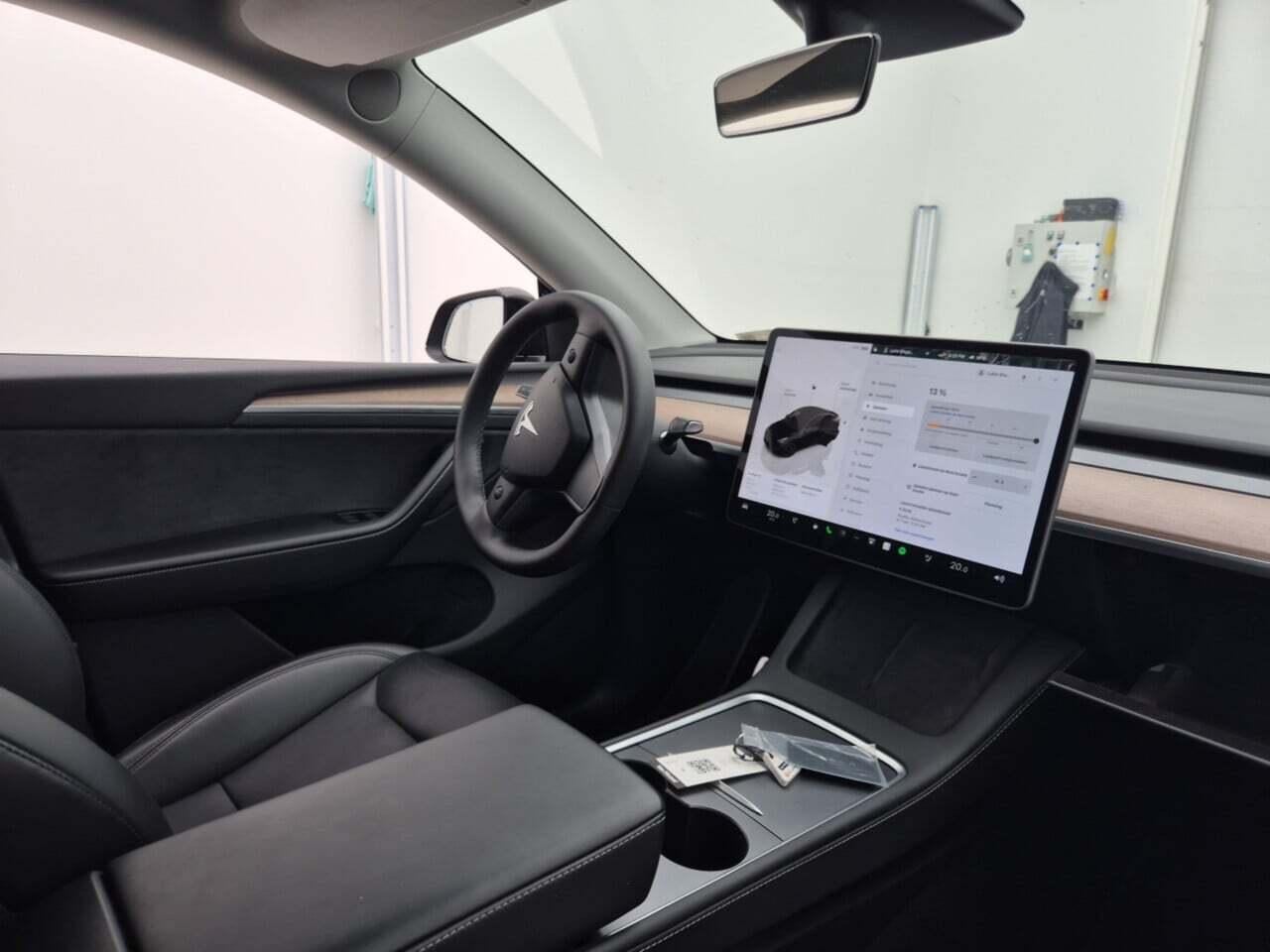 Tesla Model Y Performance AWD 75kWh photo
